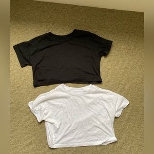 Black and white cropped classic cotton Tshirt